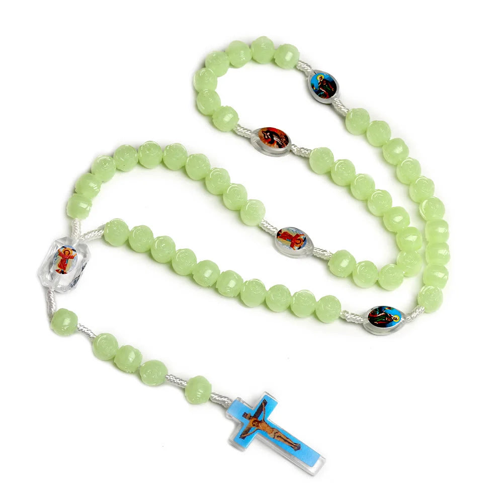 Krucyfiks 10 mm Różaniec z żywicy świecącej w kolorze zielonym, z nylonowego sznurka