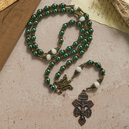 Różaniec z perłowych koralików w odcieniu zieleni z metalu w stylu vintage