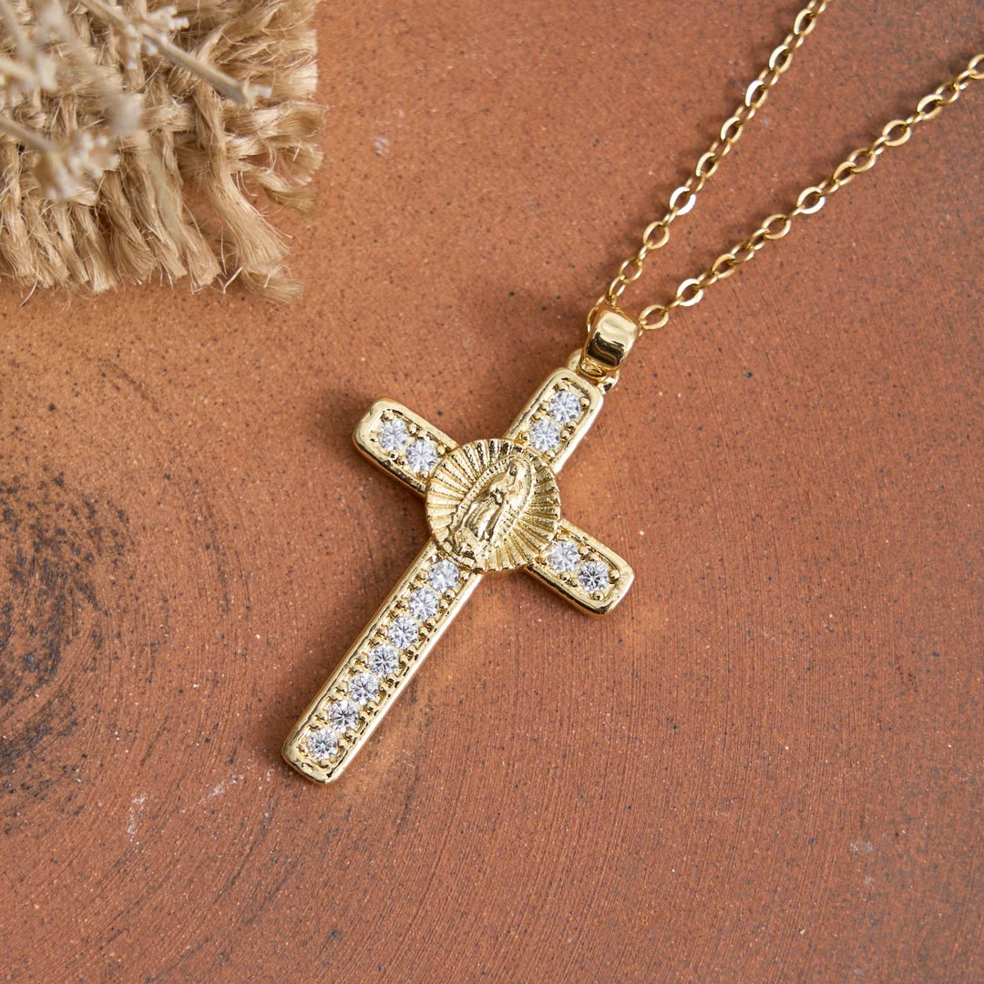 Błyszczący naszyjnik z krzyżem Matki Boskiej z cyrkonii: elegancki, codzienny, religijny naszyjnik z wiarą