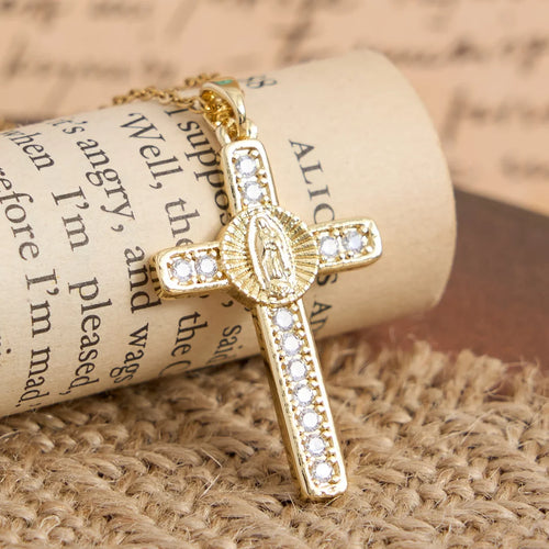 Błyszczący naszyjnik z krzyżem Matki Boskiej z cyrkonii: elegancki, codzienny, religijny naszyjnik z wiarą