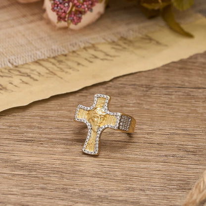 Krzyż z Twarzą Jezusa, otwarty pierścień: odważny symbol odkupieńczej łaski