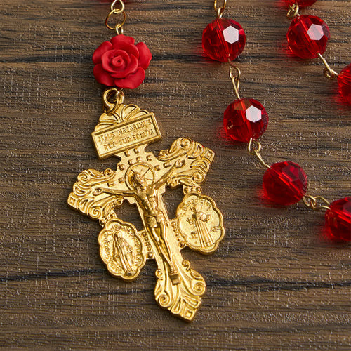 Różaniec Matki Boskiej z czerwonego szkła Crimson Rose & Red: Święta elegancja w stylu vintage